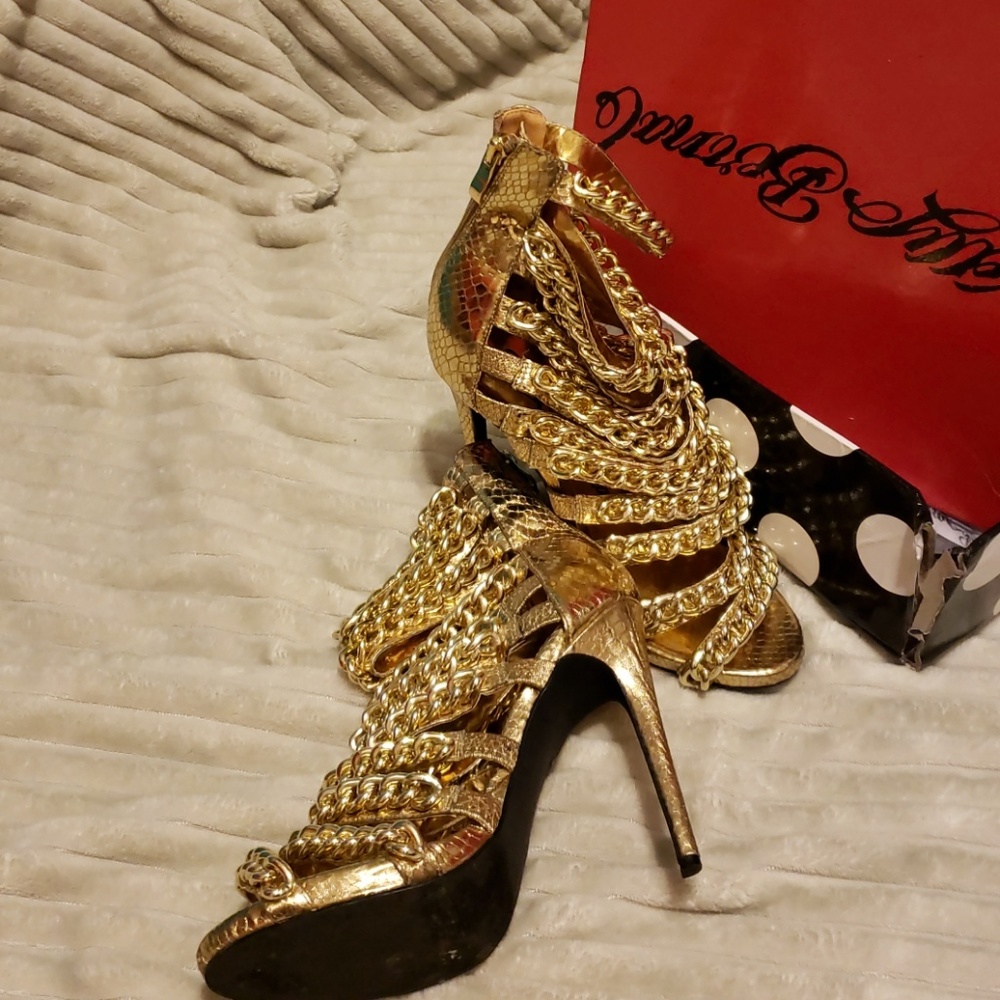 Nelly Bernal Trapstar